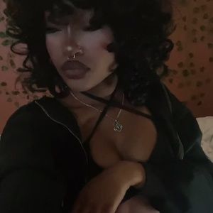 Meet your Posher, Pixie